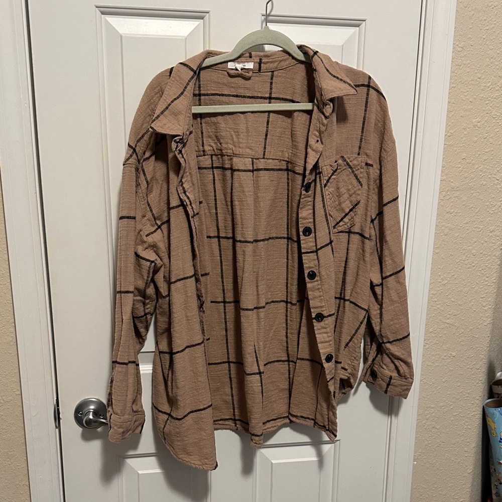 Maurices woman’s Tan Checkered Shirt Jacket - Picture 1 of 7